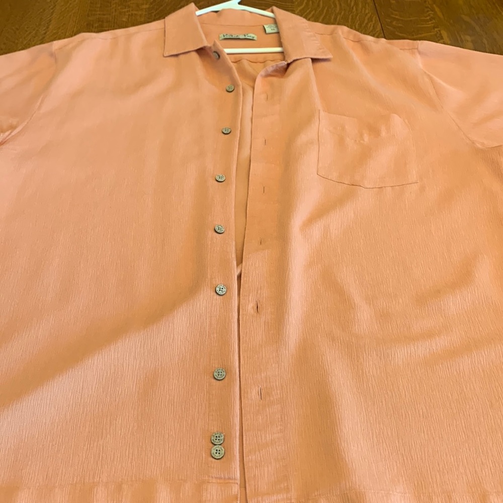 slightly used mens shirt. 73% Raylon and 27% Polyester